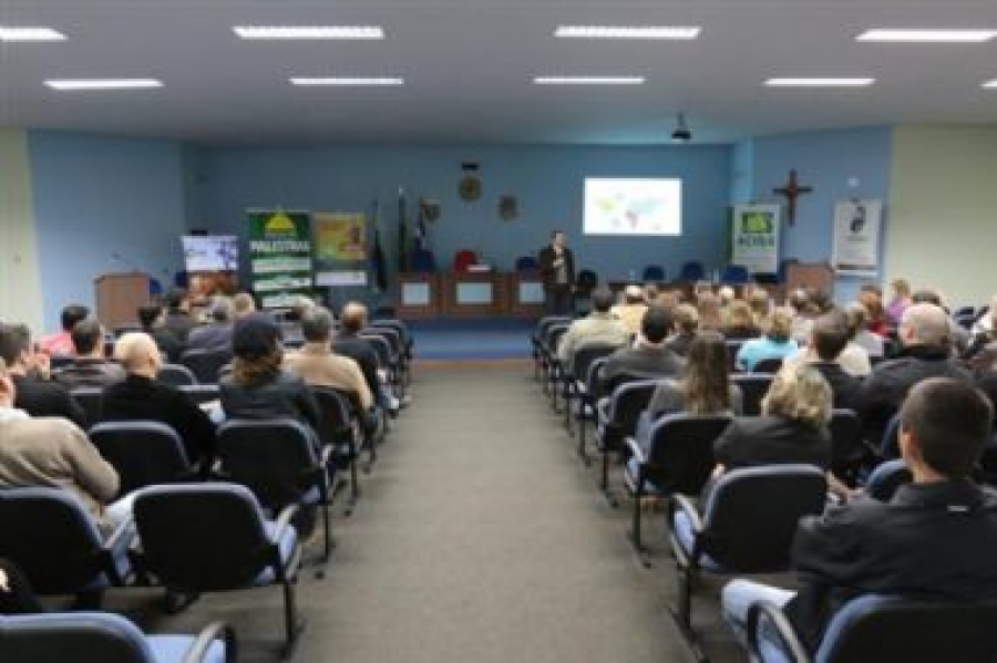 Palestra em Santa Helena chama a atenção para solidez econômica de produção no município