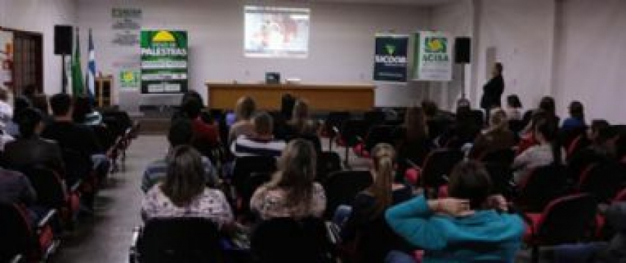 Palestra em Santa Helena chama a atenção sobre benefícios do SPC aos empresários e aos consumidores