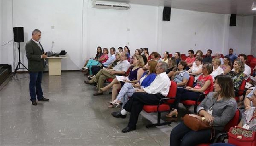 Palestra em Santa Helena chama atenção às estratégias do comércio para satisfazer os clientes