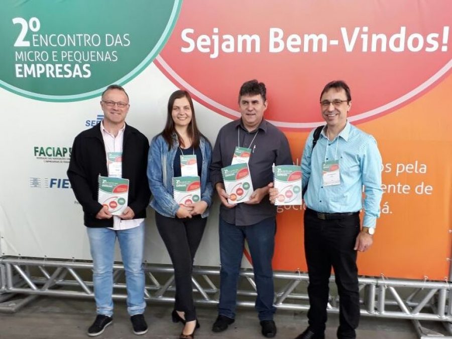 Comitiva de Santa Helena participa de encontro empresarial em Curitiba