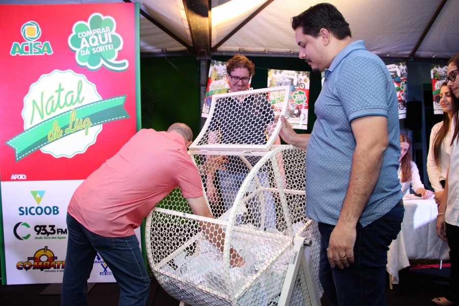 Sorteados prêmios da Campanha de Natal da Acisa e comércio de Santa Helena