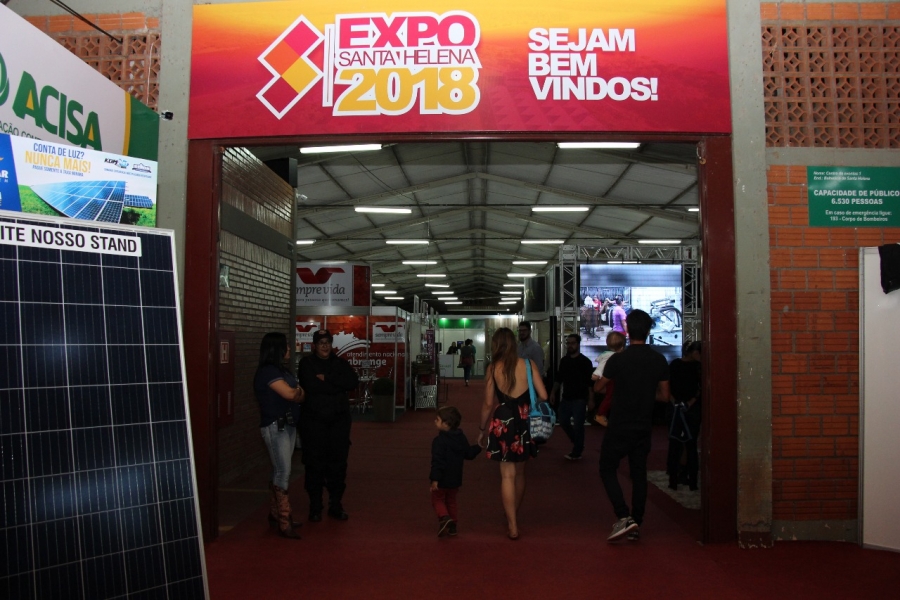 Santa Helena terá show de Zezé Di Camargo e Luciano no segundo dia de Exposição