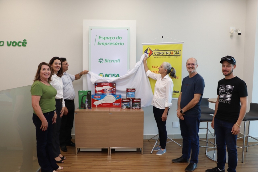 Sicredi de Santa Helena e Acisa inauguram o Espaço do Empresário