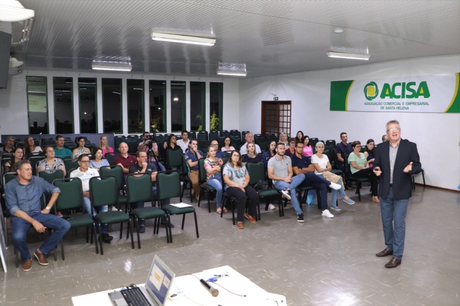 Relação mente e corpo nos traços de caráter foi tema de palestra com empresários de Santa Helena