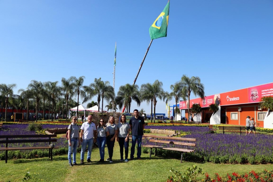 Equipe da Acisa divulga Expo Santa Helena e Rural Tech no Show Rural