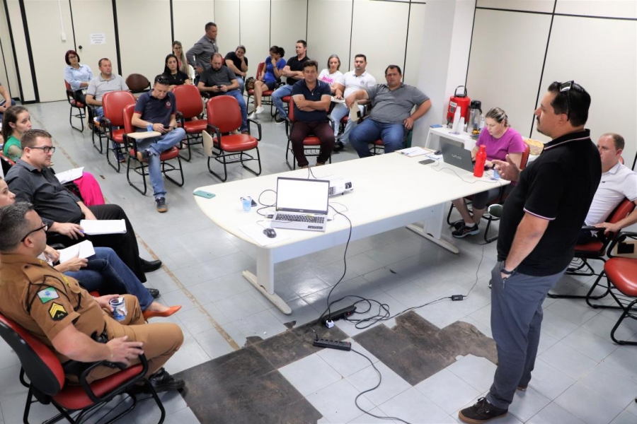 Santa Helena discute estruturação estratégica para segurança em instituições de ensino