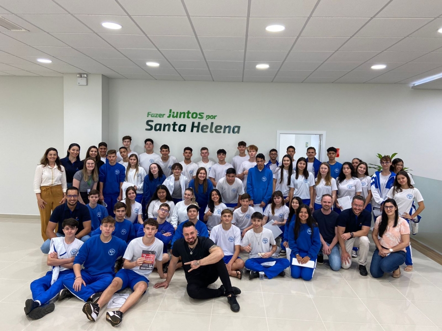 Projeto Empreendedorismo na Escola aborda o empoderamento jovem como ferramenta de formação