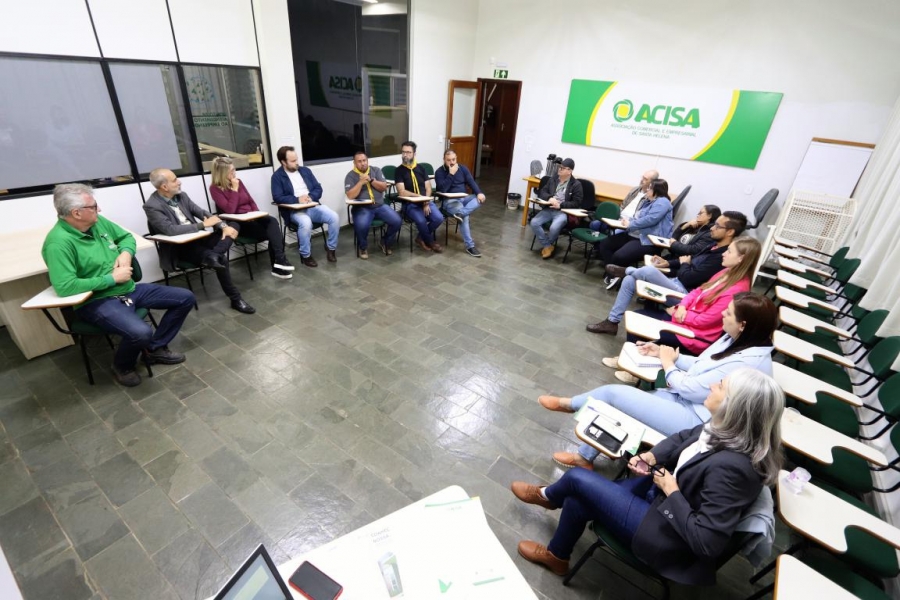 Diretoria da Acisa recebe organizadores do XI Campori de Desbravadores