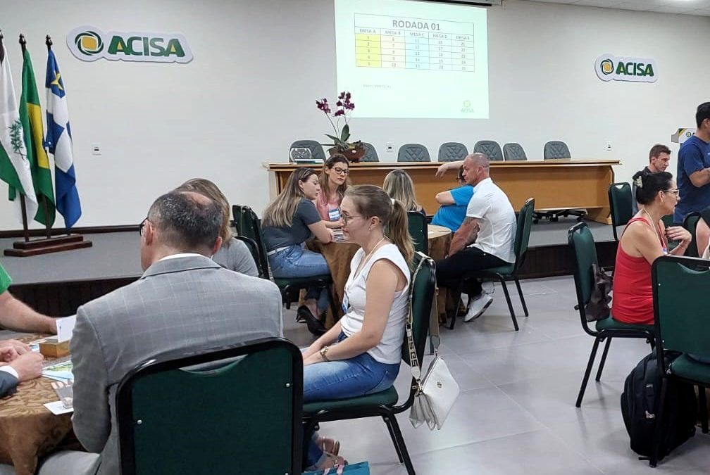 Acisa e Sebrae promovem contato direto entre empresas em rodada de negócios