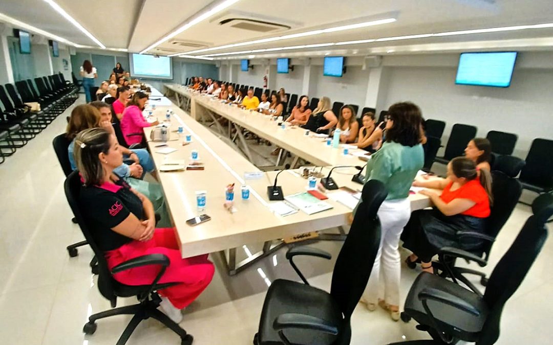Lideranças do Acisa Mulher de Santa Helena discutem certificação e boas práticas em evento da Caciopar